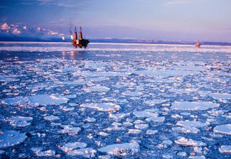 Oil platform off the coast of Alaska (Photo: BSEE).
